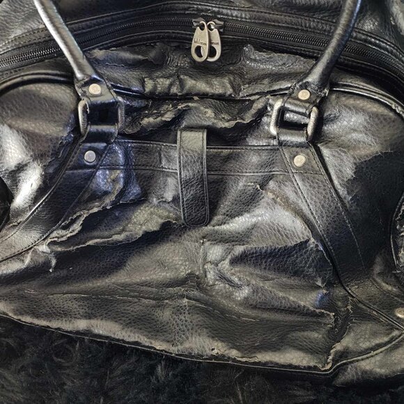 Lululemon Black Medium Sized Hand Bag Purse, Worn Condition - Picture 9 of 10